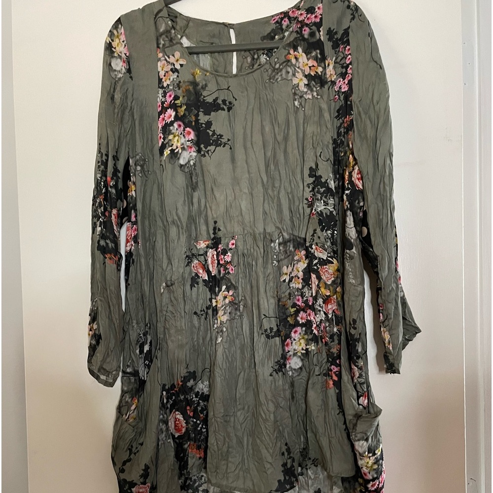 Alembika sz 2 (l/xl) no tags. Beautiful long sleeve light weight blouse/dress.